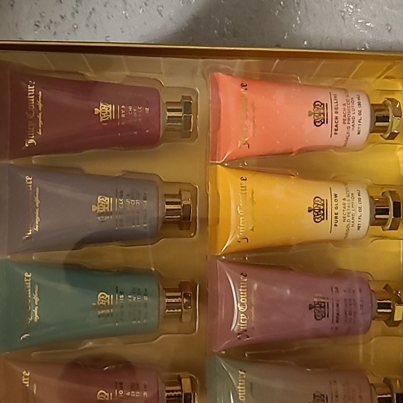 NWT Juicy Couture 12 Pc Lotion Gift Set - Picture 6 of 6